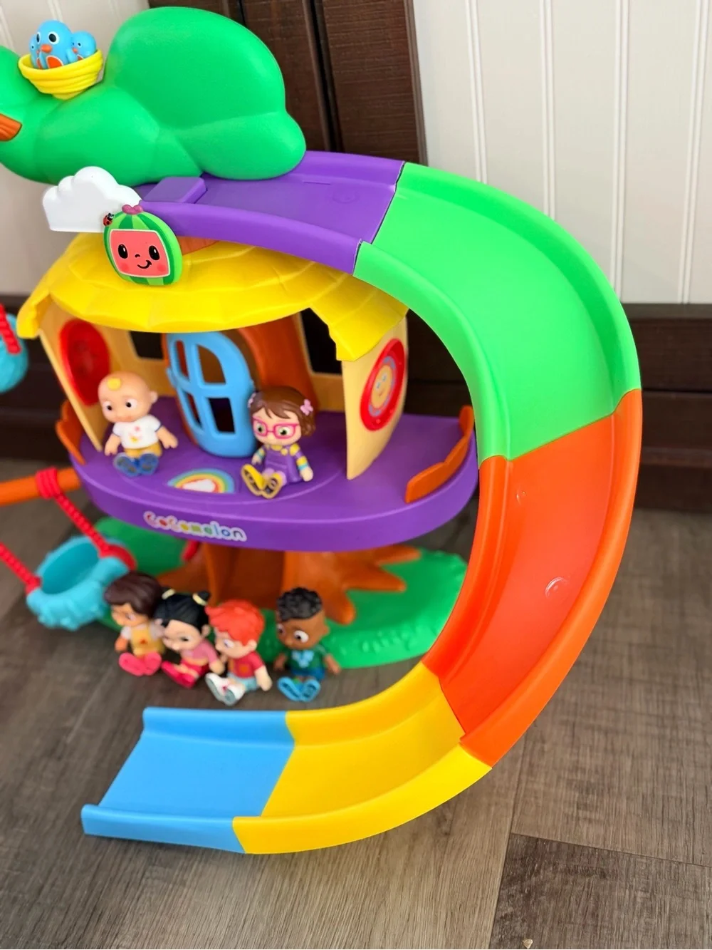 CoComelon Deluxe Clubhouse Playset - Features JJ and His Five Friends- Songs